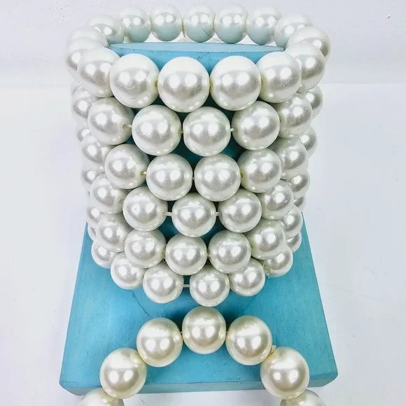 Set of 6 Large Rounded White Pearl Bracelets, Stretch PLUS Bonus Bracelet! - Picture 3 of 8